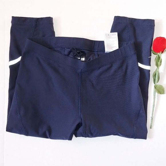 Nike Pants - 3/$18 Navy Nike Capri Leggings size XS